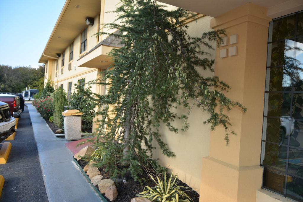 Super 8 By Wyndham Sulphur Exterior foto