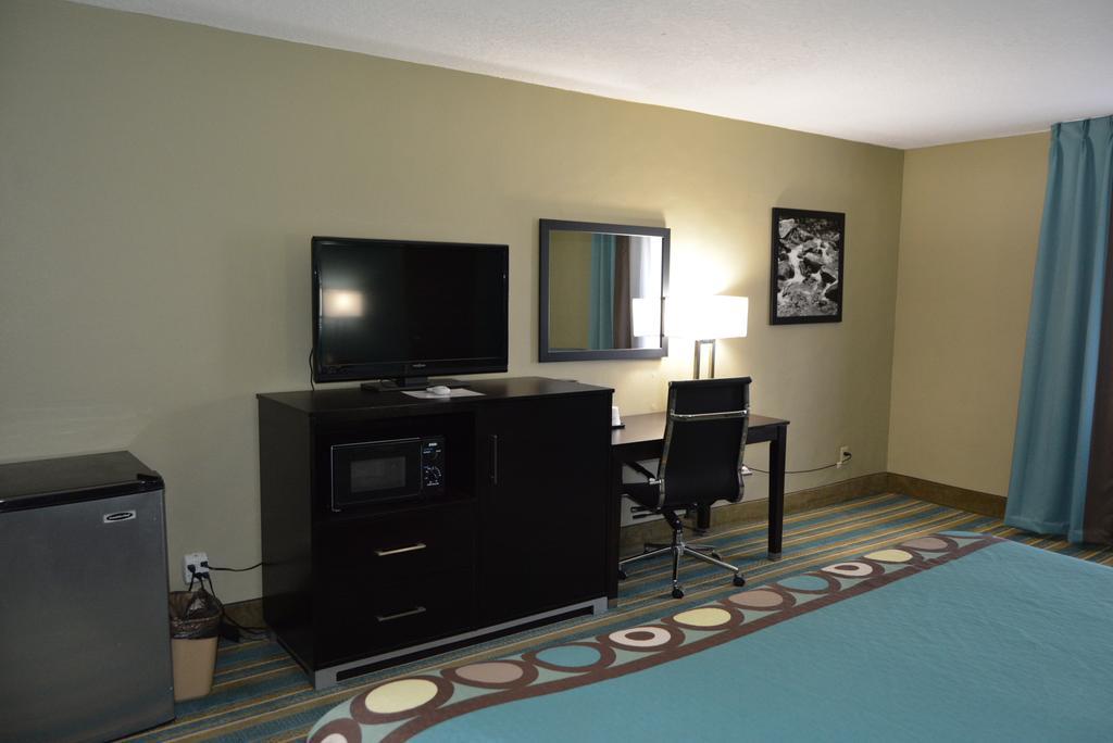 Super 8 By Wyndham Sulphur Exterior foto