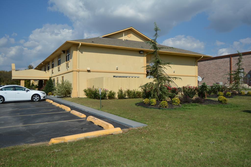 Super 8 By Wyndham Sulphur Exterior foto