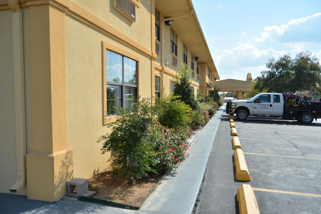 Super 8 By Wyndham Sulphur Exterior foto