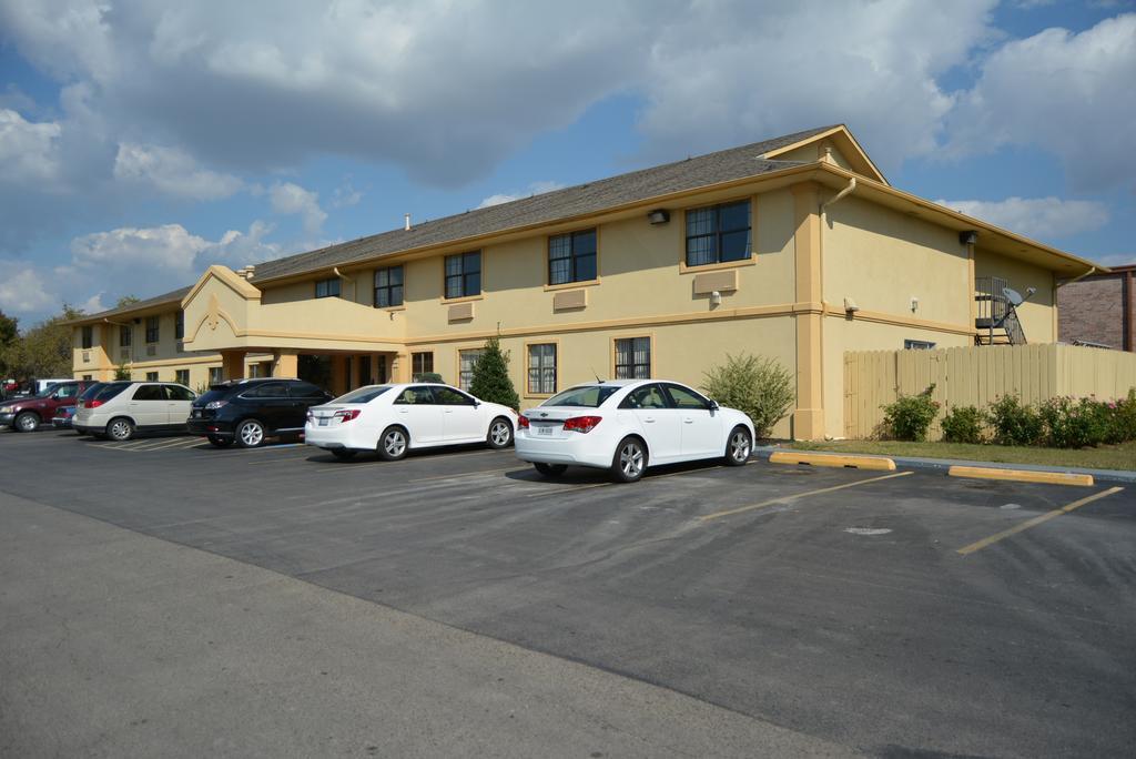 Super 8 By Wyndham Sulphur Exterior foto
