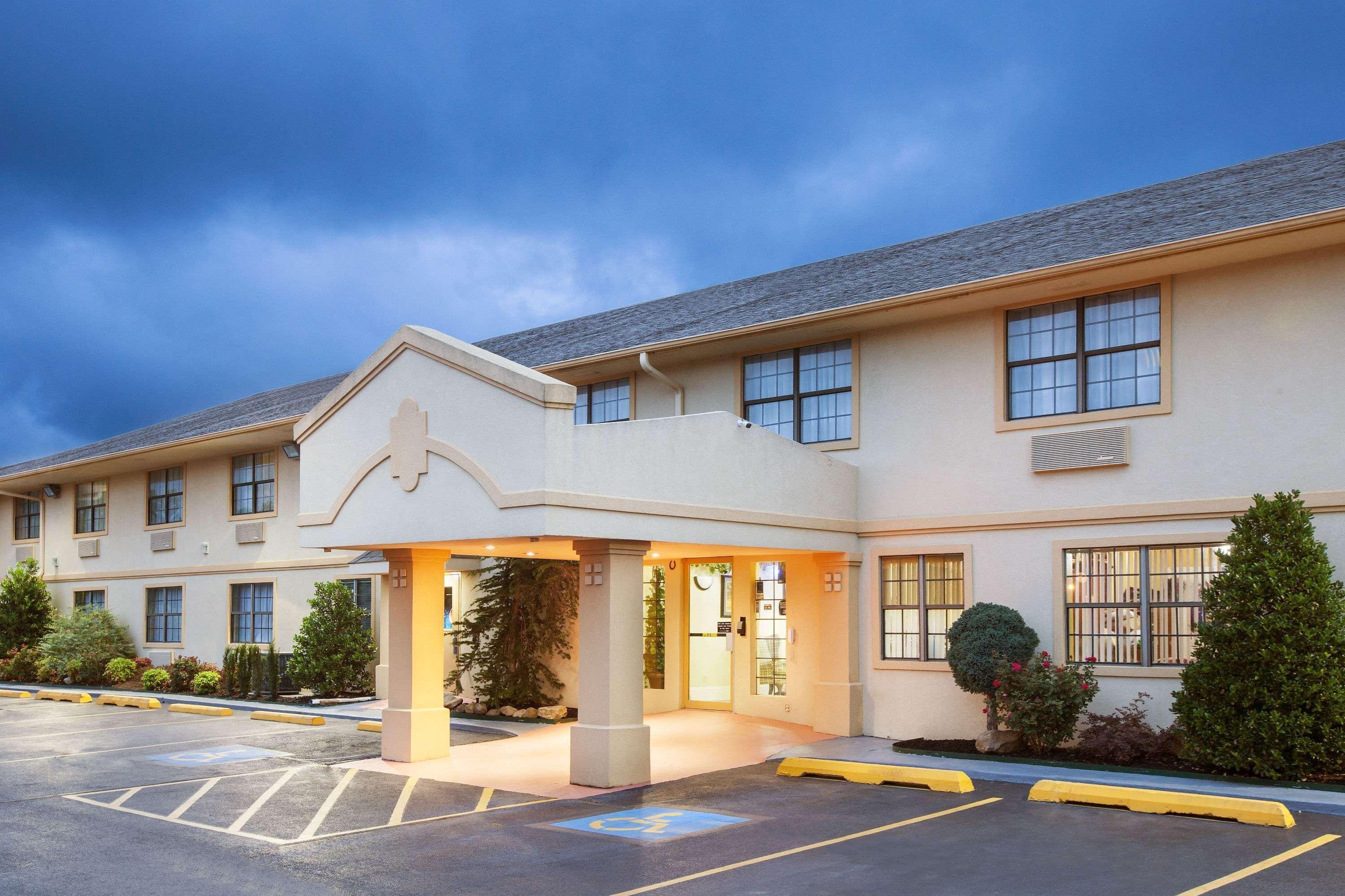 Super 8 By Wyndham Sulphur Exterior foto